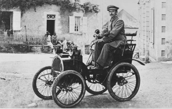 اولین خودرو ساخته شده توسط رنو
